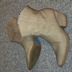 Low Cut Cowboy Boots